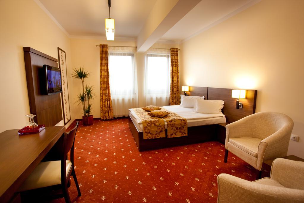 Pension Tempo Targu Mures Exterior photo