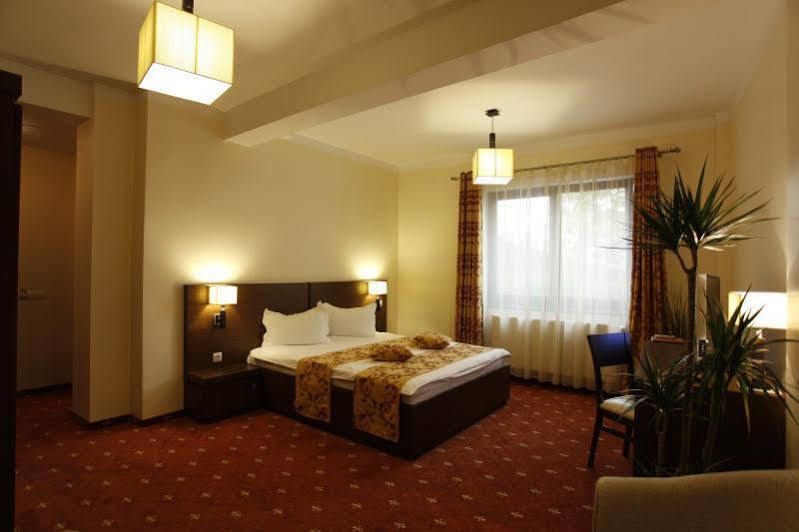 Pension Tempo Targu Mures Exterior photo